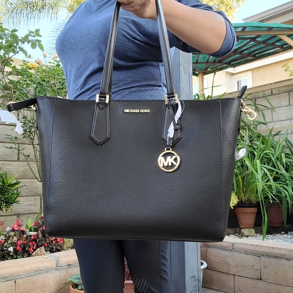 Michael Kors 3-in-1 Kimberly Tote - Picture 5 of 9